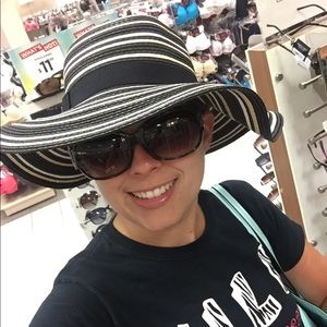 Meet your Posher, Tori